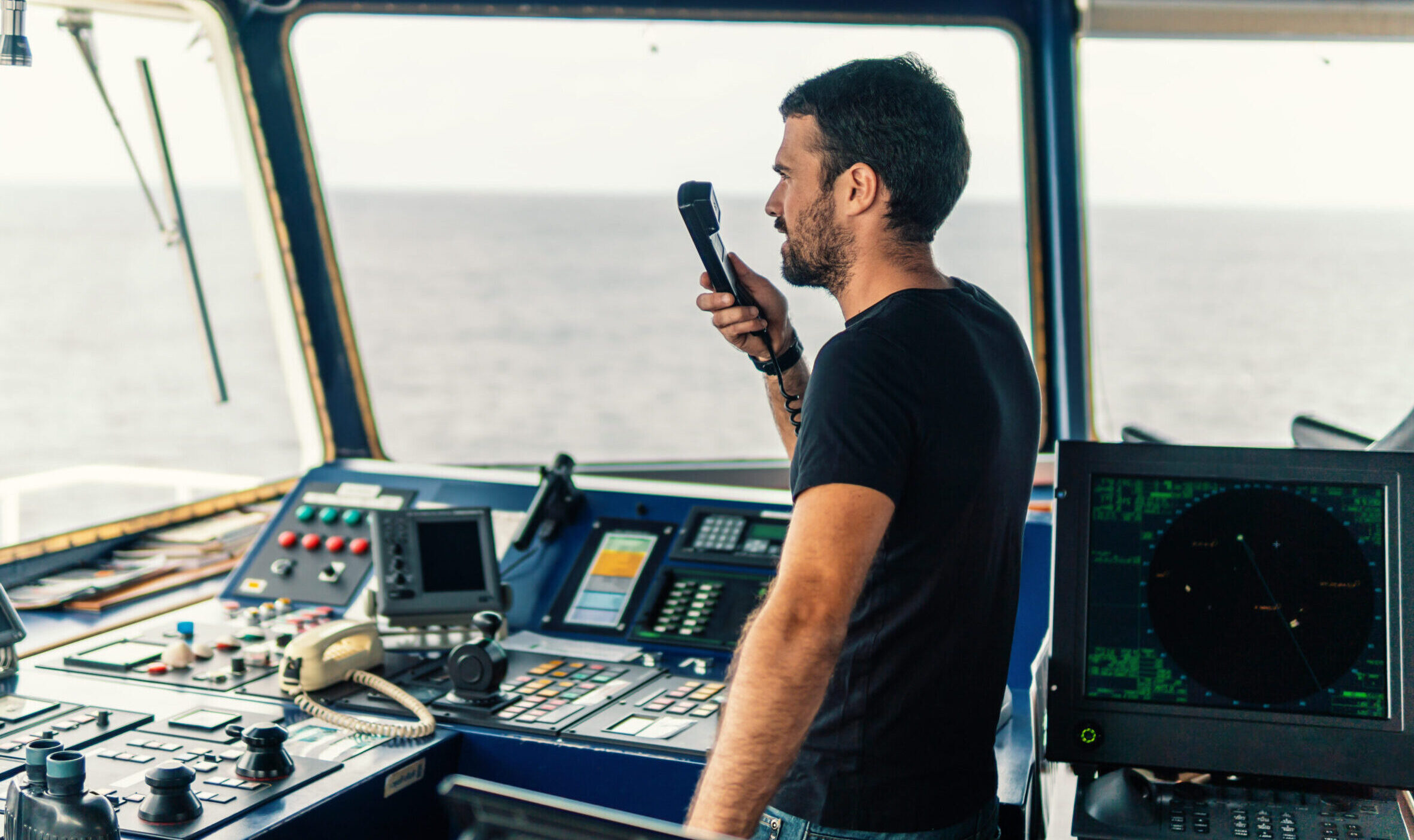 Newmar-RFeConnect-Batteries-Communications-boat-back-up